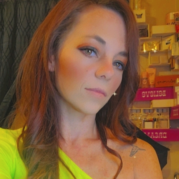 Meet your Posher, Jessica - Picture 2 of 8